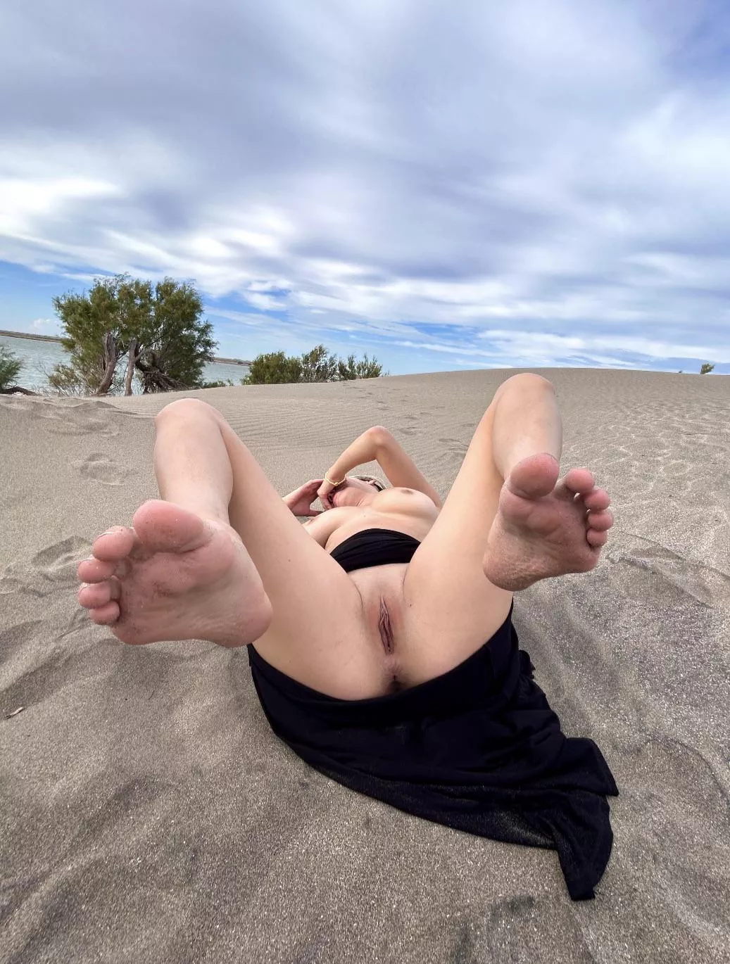 Describe my feet + pussy