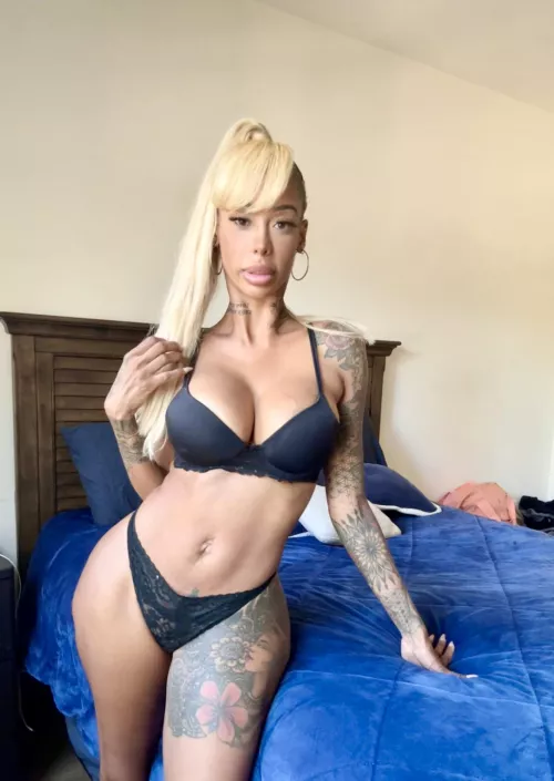 i feel hot and sexy in dark blue