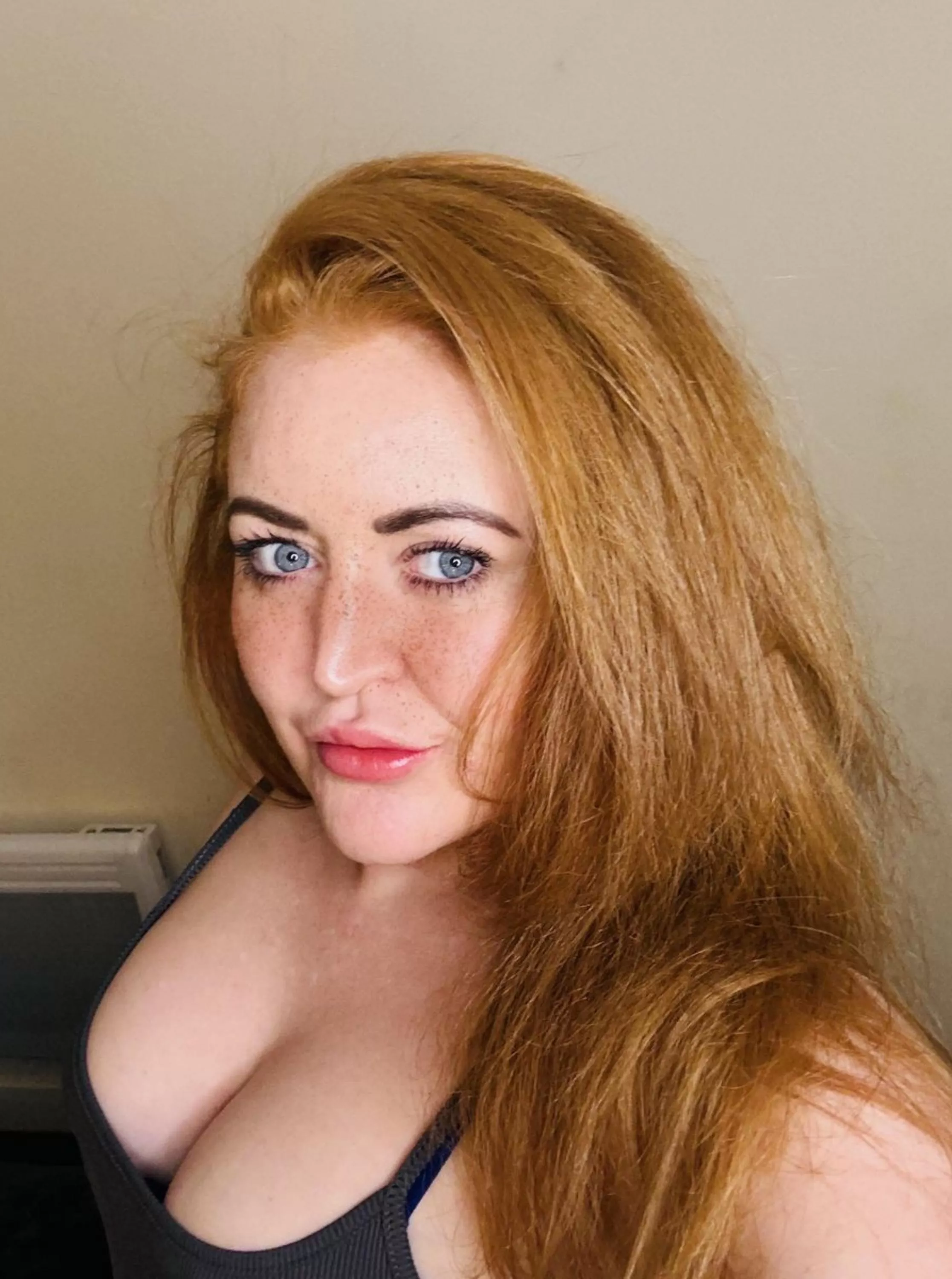 [IRTR] Freckled 28YO and sometimes feel like it's hard to make my hair look good, is that normal?