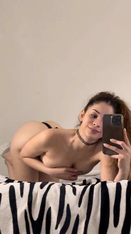 laying in bed, feeling playful, come get cozy darling