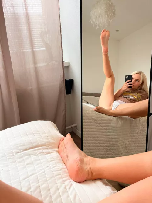 Left VS right [feet]