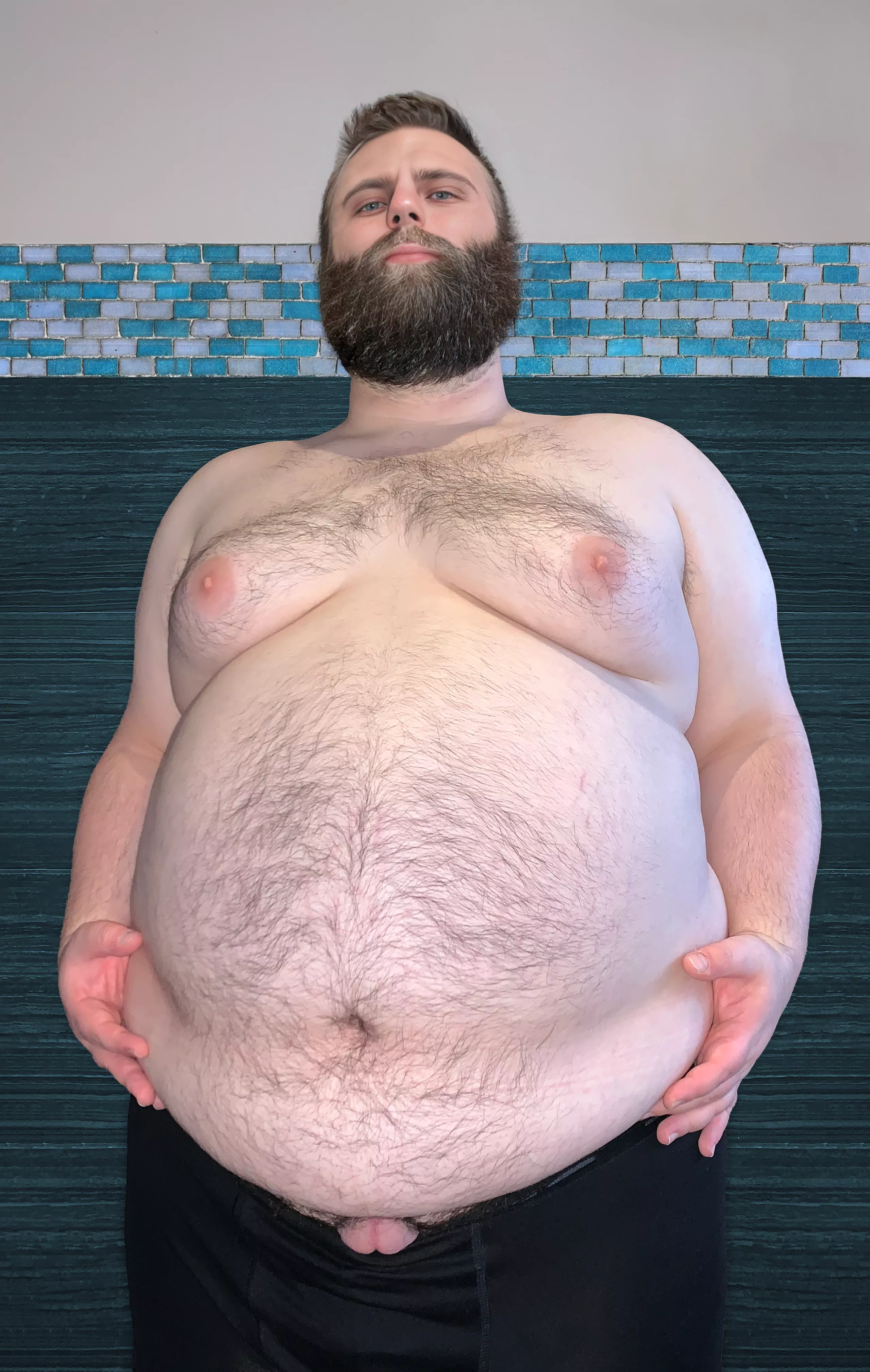 My mushroom got stuck under my belly 😋