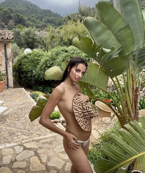 Pregnant Gabrielle Caunesil (@gabriellecaunesil)