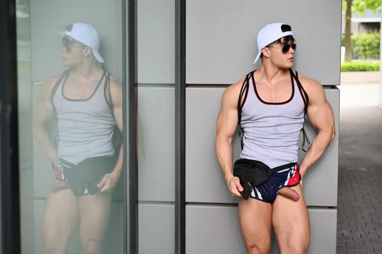 The summer heat got me horny 🥵🥵