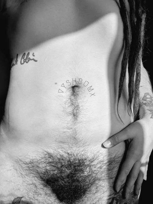 B&W bush hits different 🤍🖤