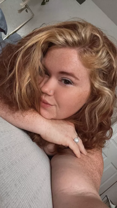 Come snuggle with me [IRTR]