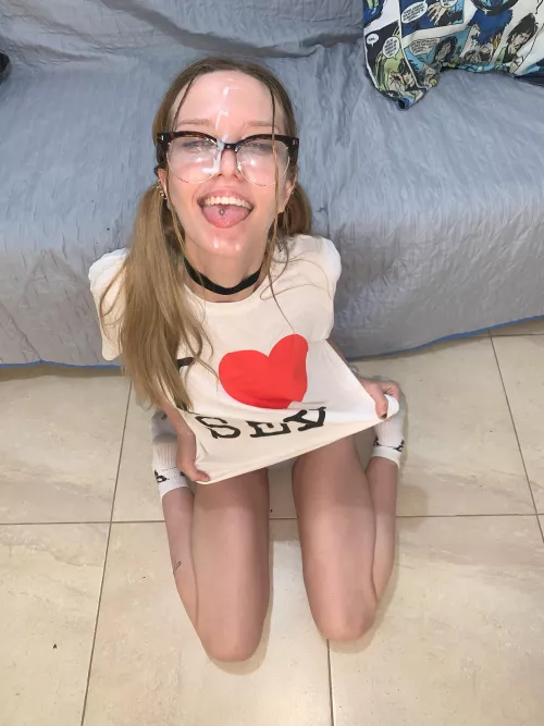 Fill this young body with your hottest liquid