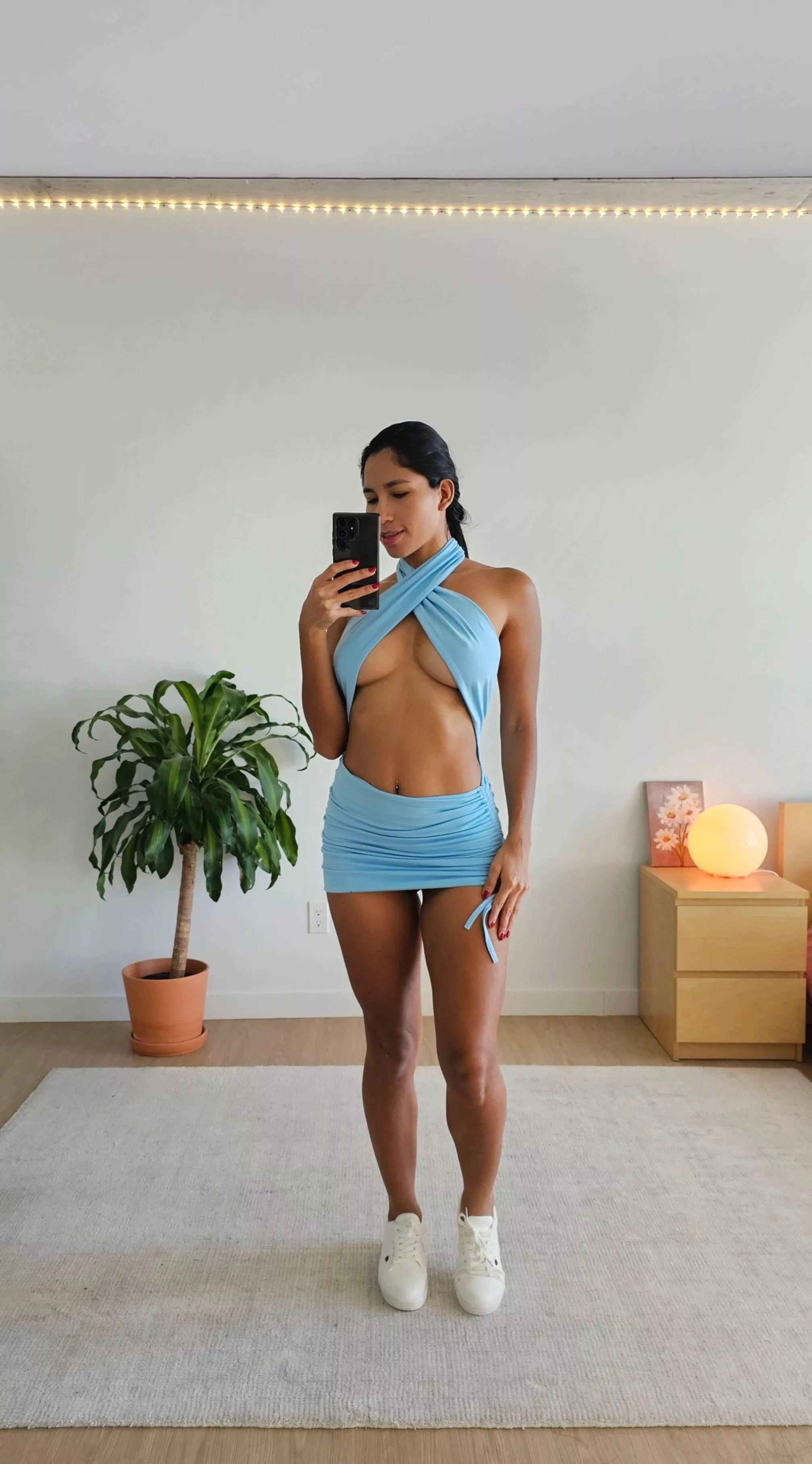 For tight skirt lovers