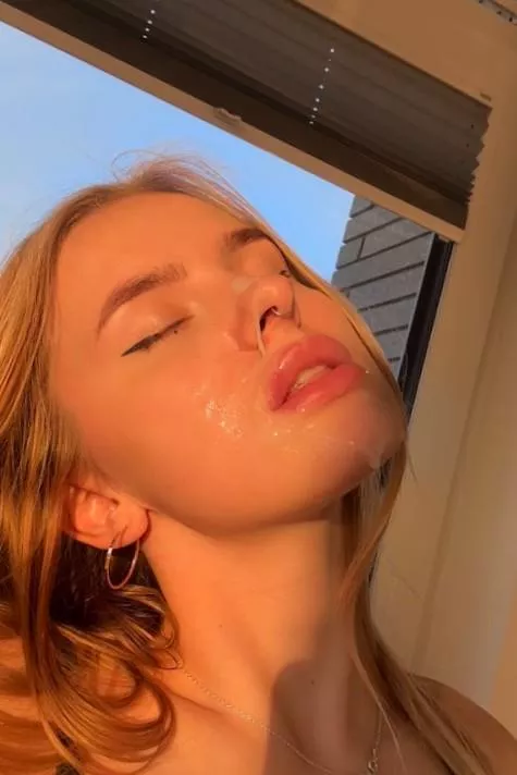 I love licking his discharge off my lips