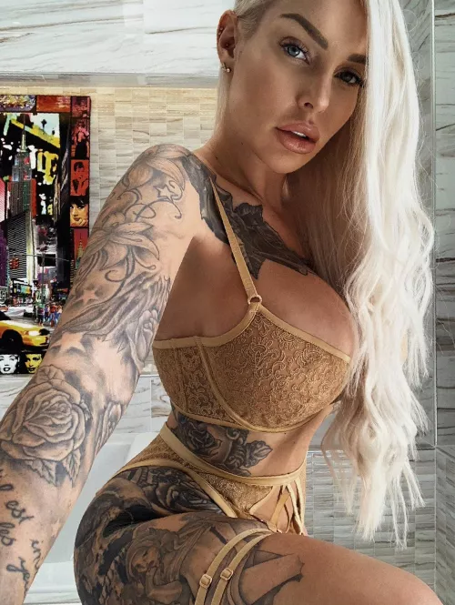 i'm not your average girl, i'm the sluttiest girl in town