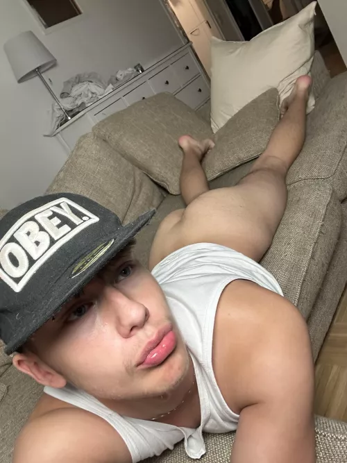 let’s hang out today?😎