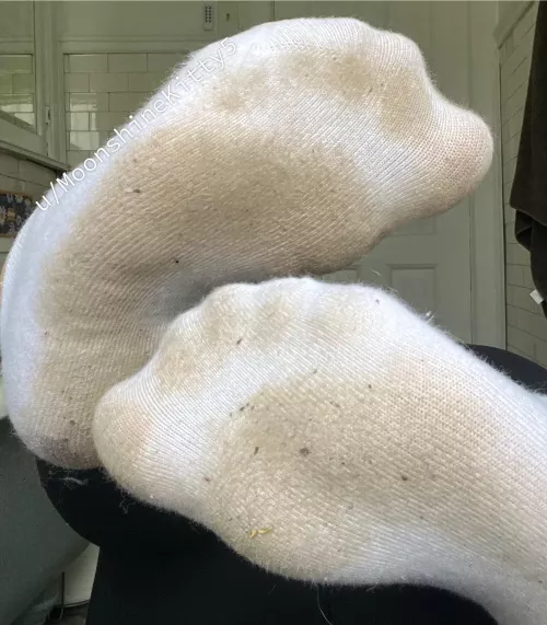 My footprints belong on your face 