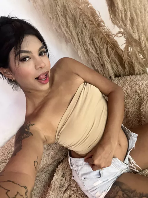 My perfect outfit for a walk to get eyes on me