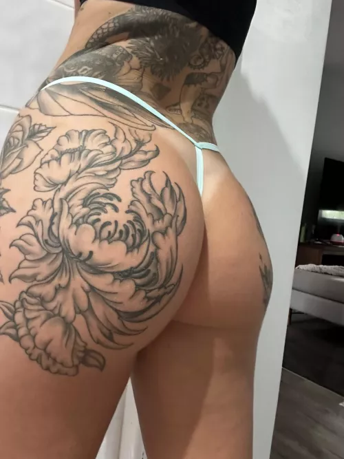rate my huge ass and let's see if you can handle it