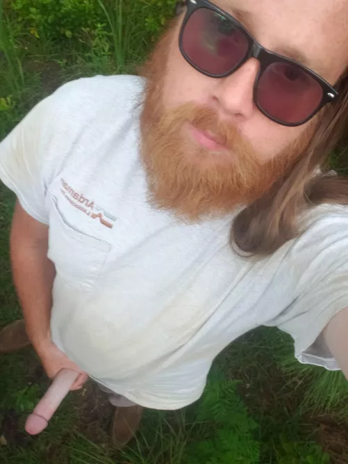 Scrolling through reddit while bored at work.. would you entertain me?