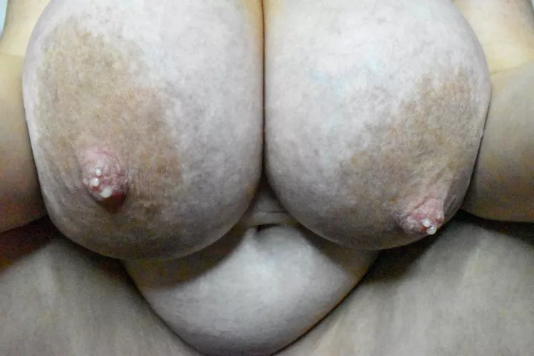 So swollen they’re about to burst! Haven’t pumped all morning 😏