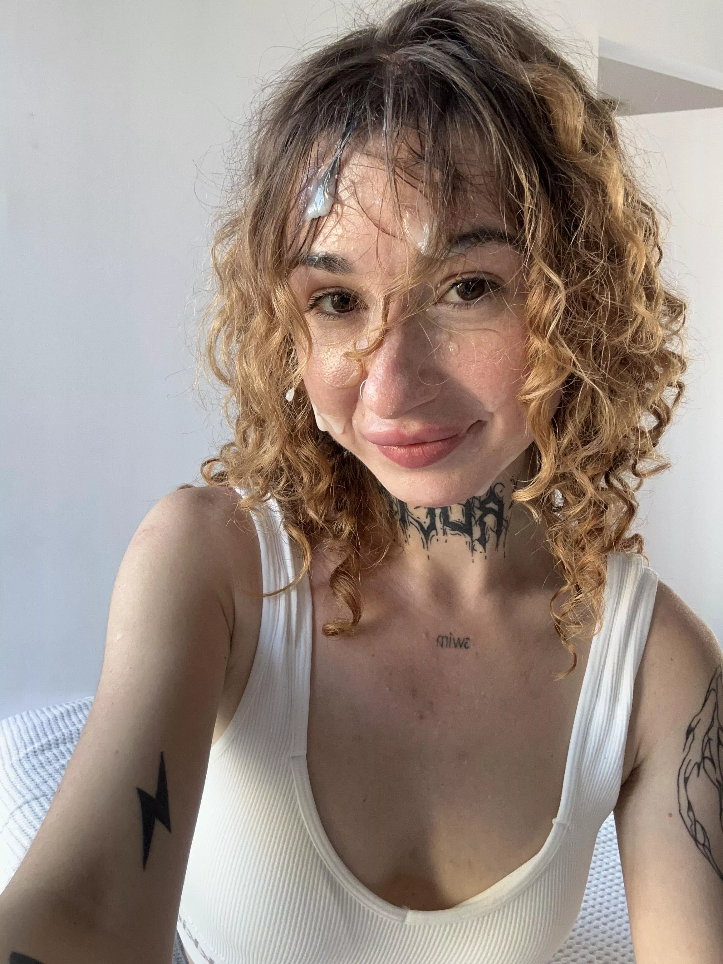 This is what a selfie after a blowjob should look like