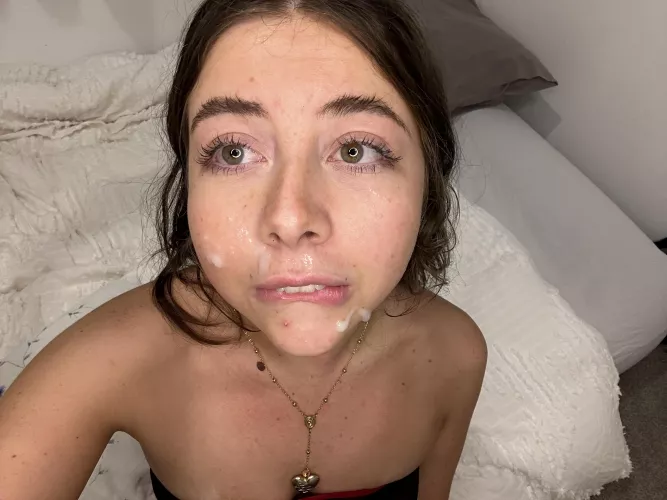 What do you call a girl that receives facials from strangers