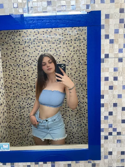 Who's ready to join me at the pool today? 😉💕