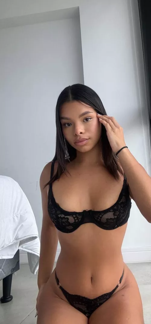 Why does it feel like guys don't notice me? Am I not curvy enough?