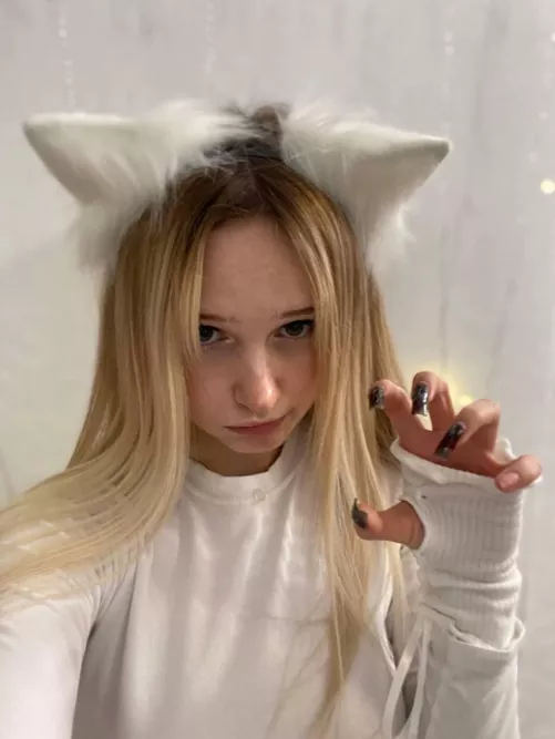 you'd like to spend the night with that cute cat, wouldn't you