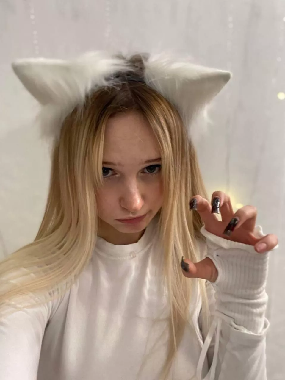 you'd like to spend the night with that cute cat, wouldn't you