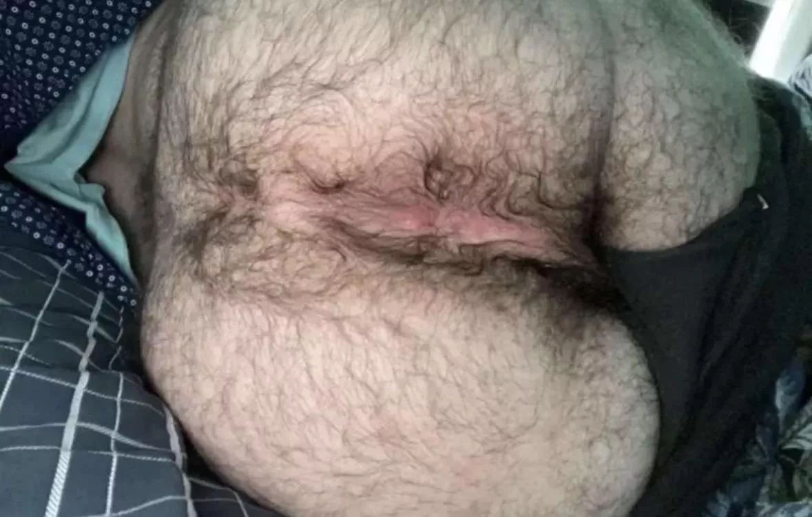 21 bottom and still a virgin because no one seems to like hairy holes