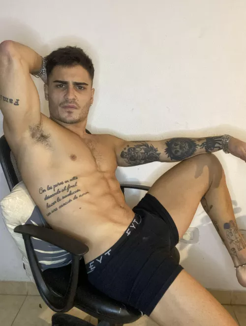 [24] savor my chiseled abs: dare to resist?