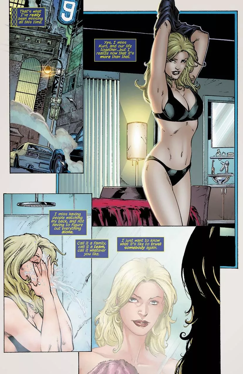 Black Canary in her black underwear [Birds of Prey Volume 3 #0]