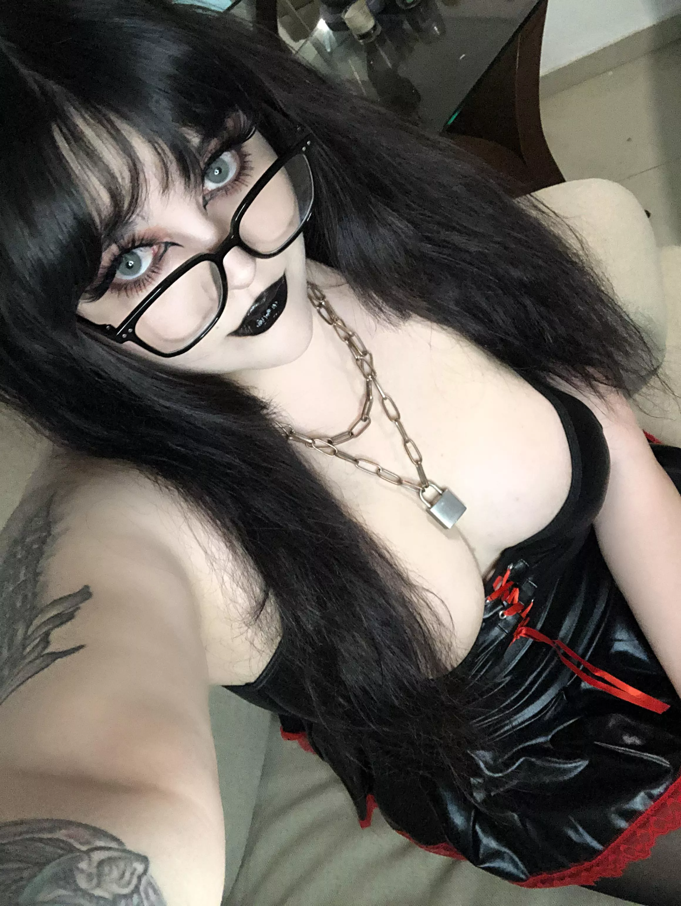 Black leather and pale skin 🖤