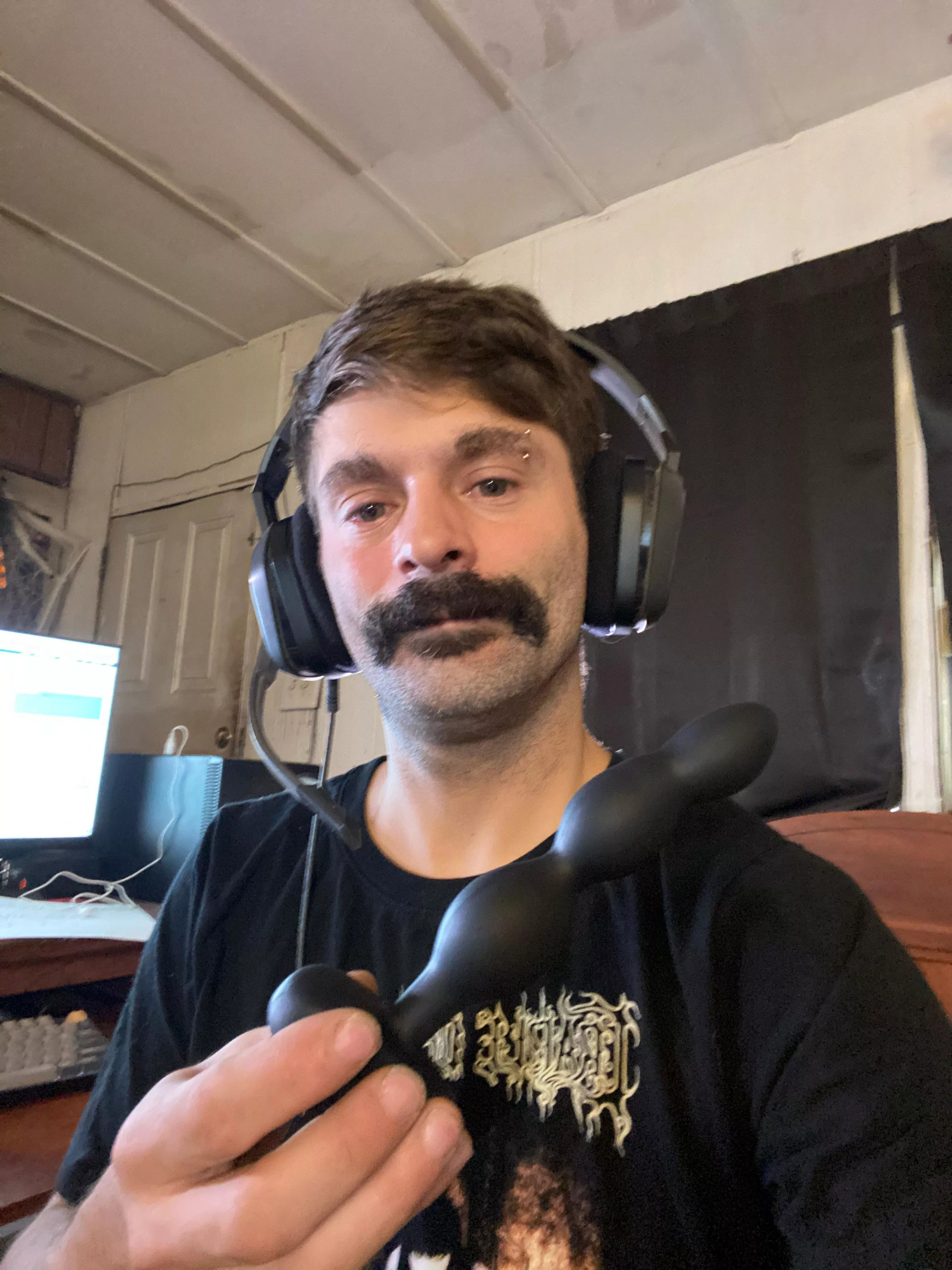 Come and hang out and chat