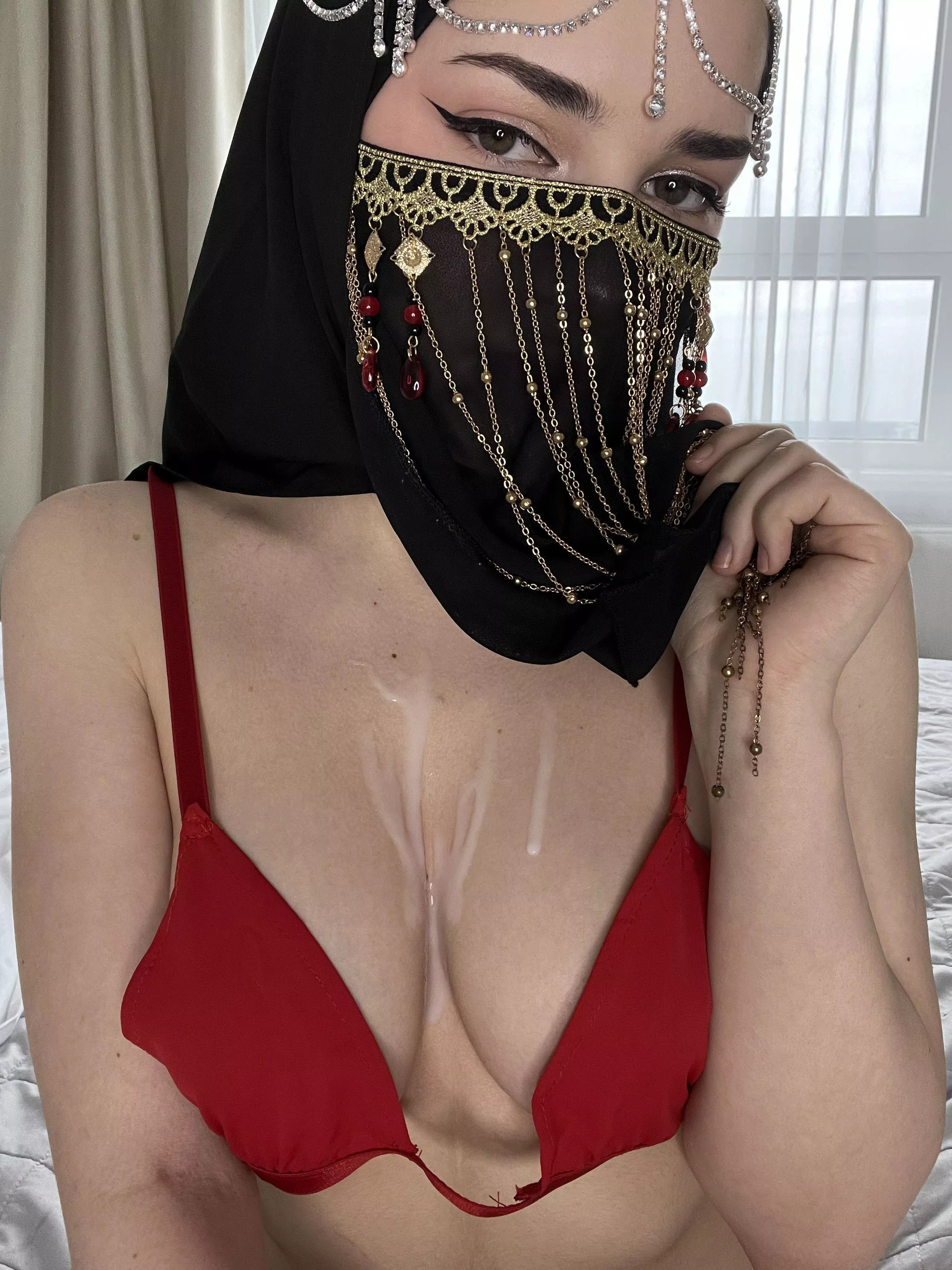 Cum over and watch me play. 🤤🍑🍆