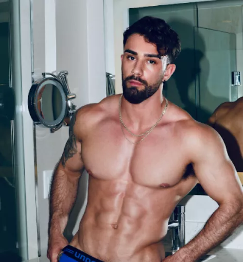 Hairy forearm for everyone 