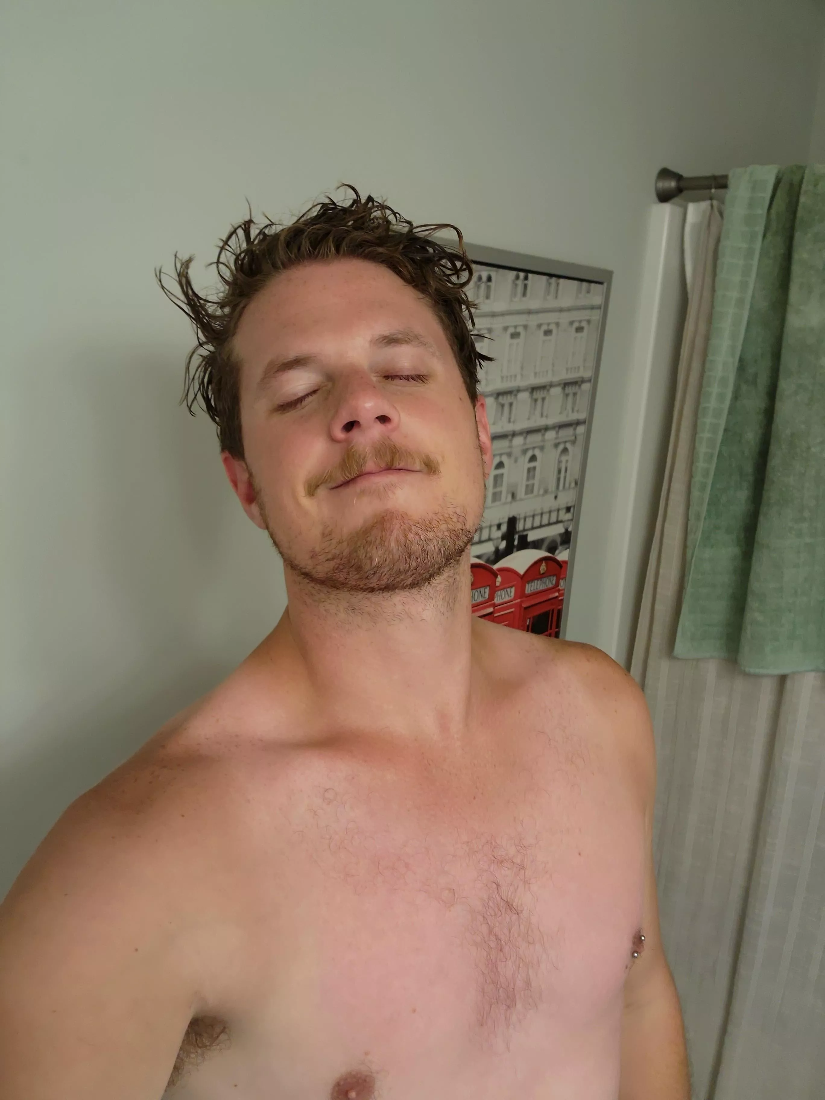 Hope everyone had a good Wednesday! Mine was long but I'm home, my stomach is full and I'm clean and happy ☺️