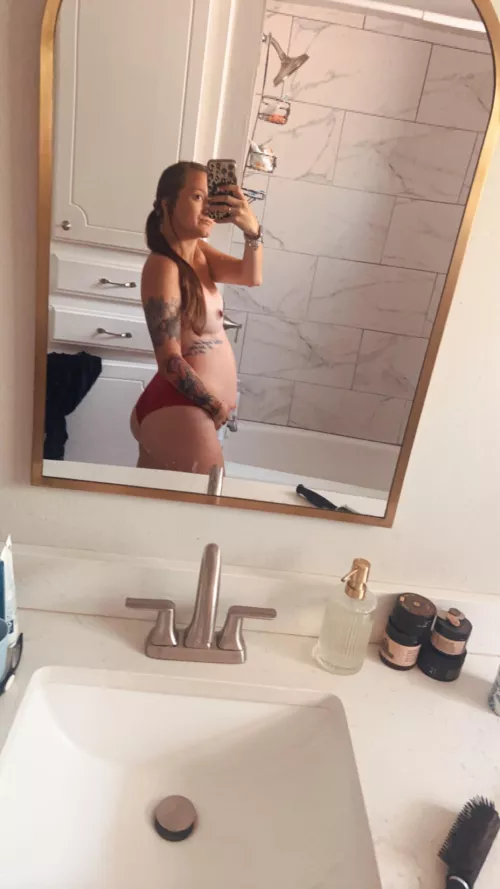 It’s too hot to be pregnant, guess I’ll stay naked