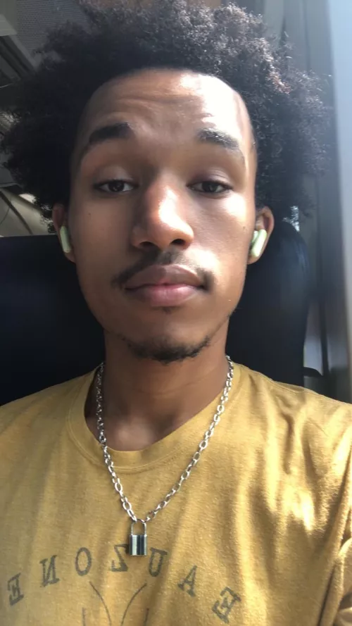 Starting to love the skin I’m in and I’m loving it 🧡✨