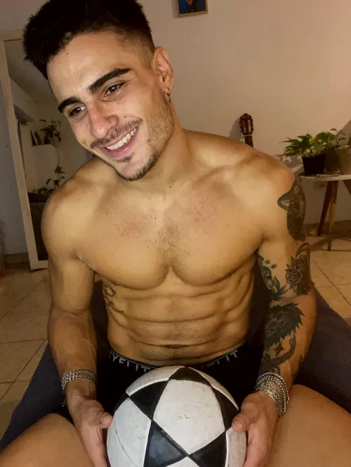 [24] my abs are ready for your teeth