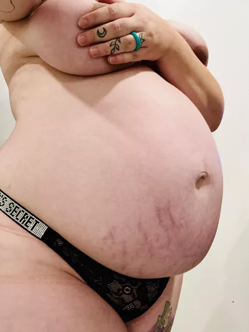 Describe what you want to do to my pregnant body 🔥🥰