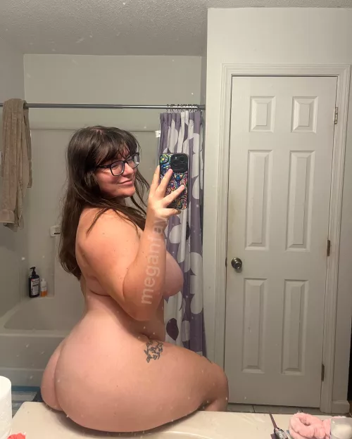 Do you like your girls thick and chubby? F 24 200lbs