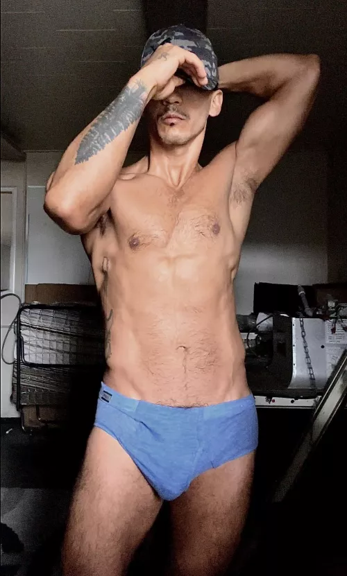 Sweaty and musky scents 