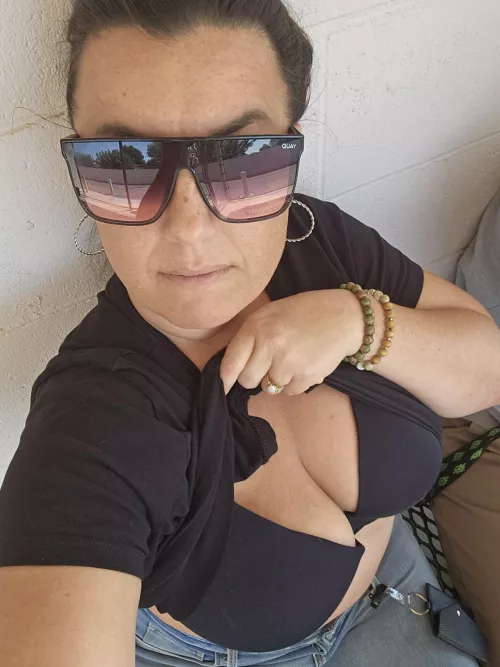 Your fav MILF [IRTR]