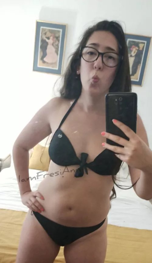 do you dare to stick your tongue in my button?