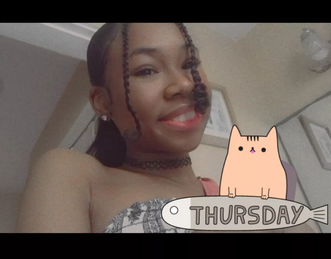 Hope everyone's having a good Thursday <3 it's a holiday for mee 😊😊