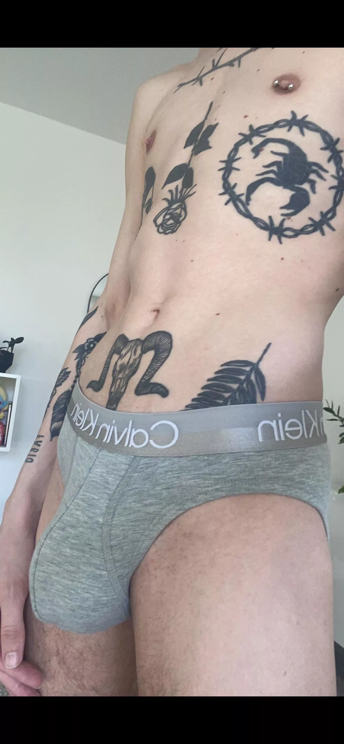 how do u like my bulge? (25yo)