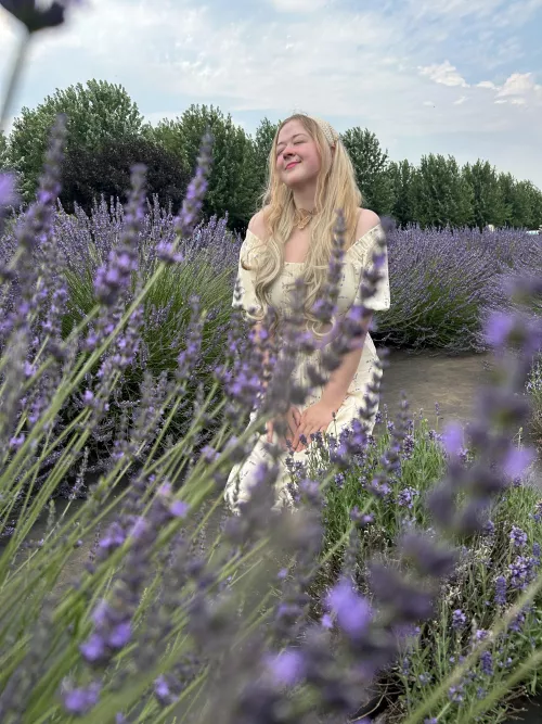 Summertime is the best for lil girls 🩷