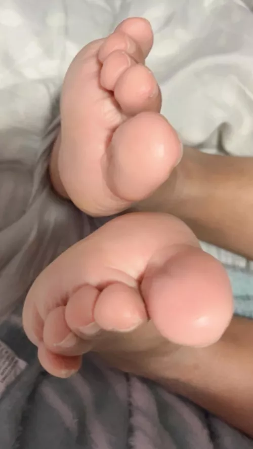 Take a look at these yummy toes. 