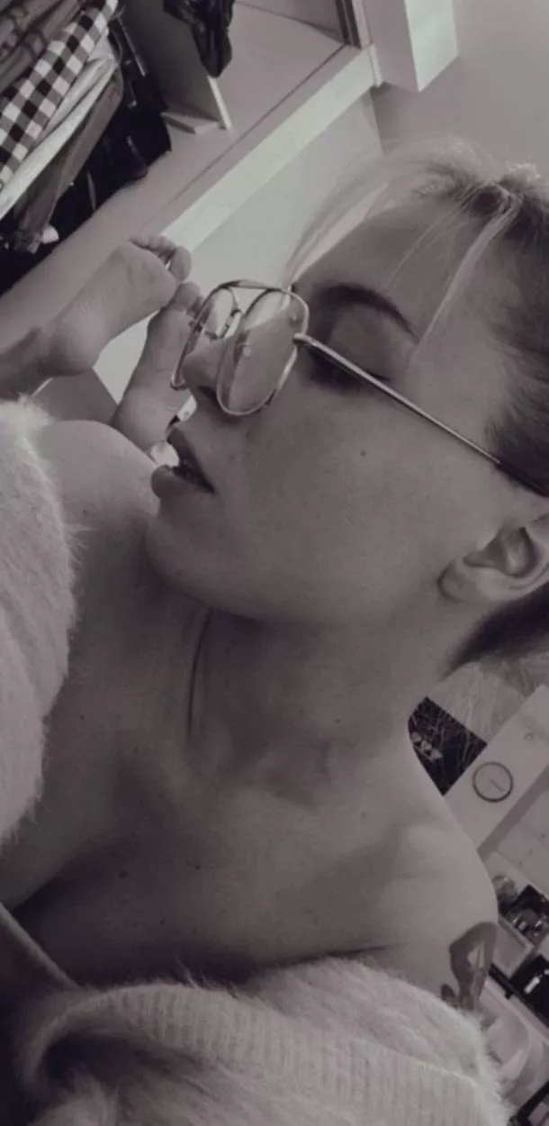 Tell me your kinks baby, what's your sexual fantasy? 