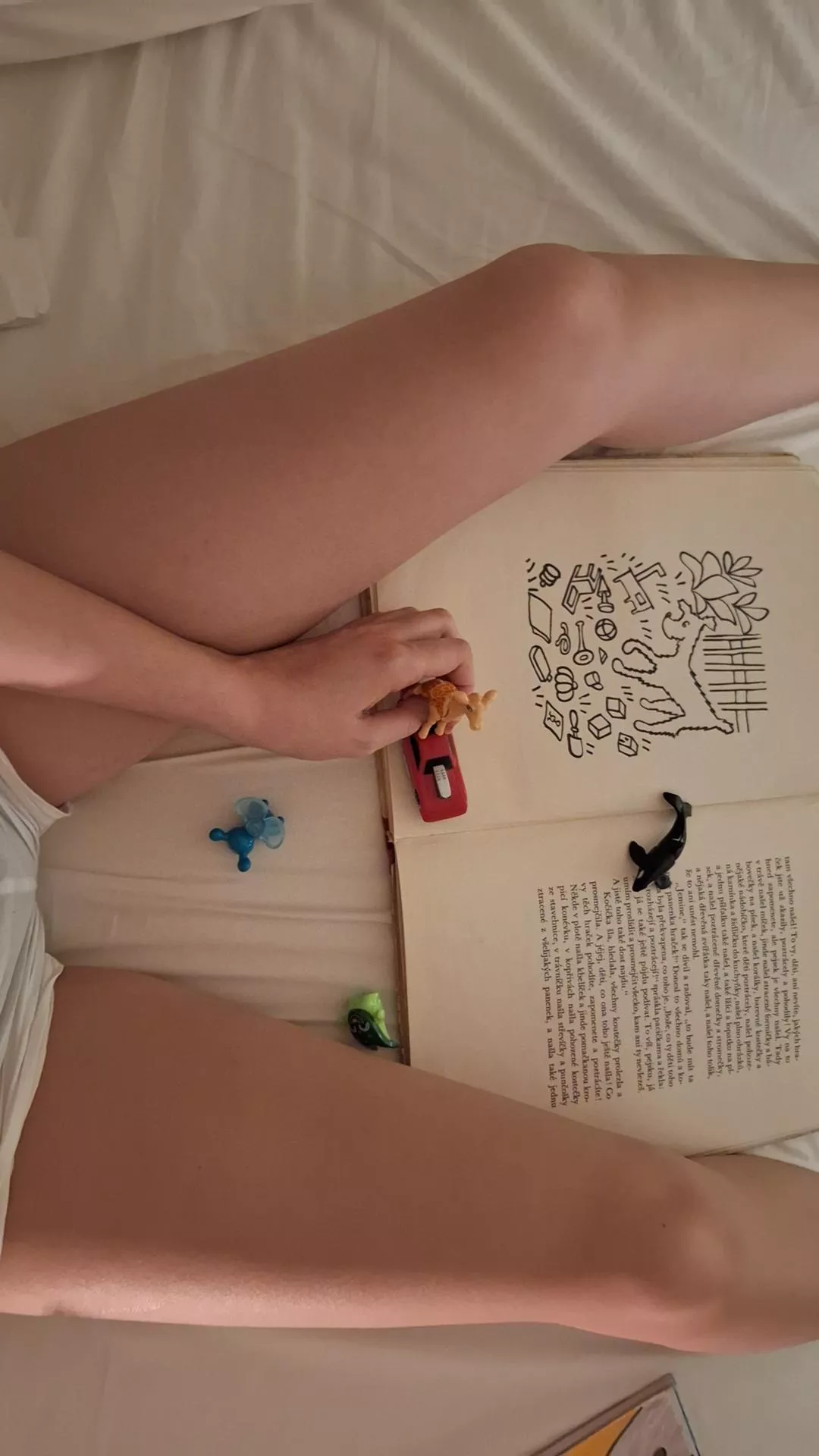 Tiny toys are fun too 🚗