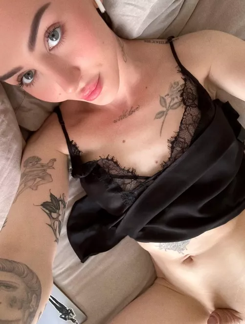 Y'all just want to hit this sexy body?