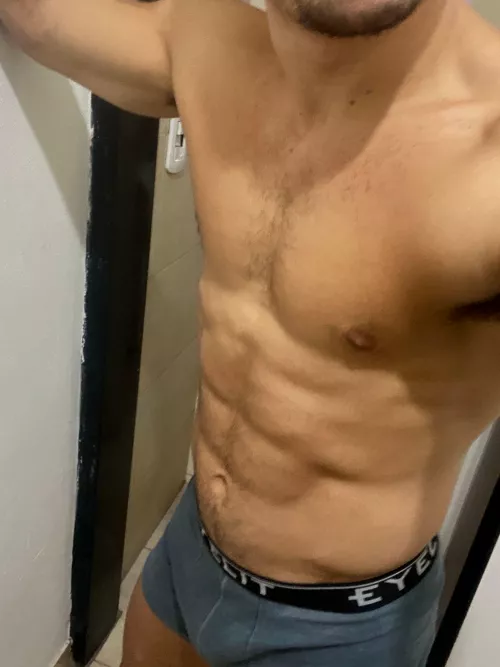[24] Abs or legs? Choose one